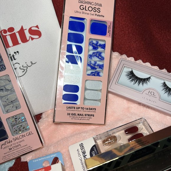 GRAB BAG FOR EYELASH AND NAILS!! - Picture 7 of 14